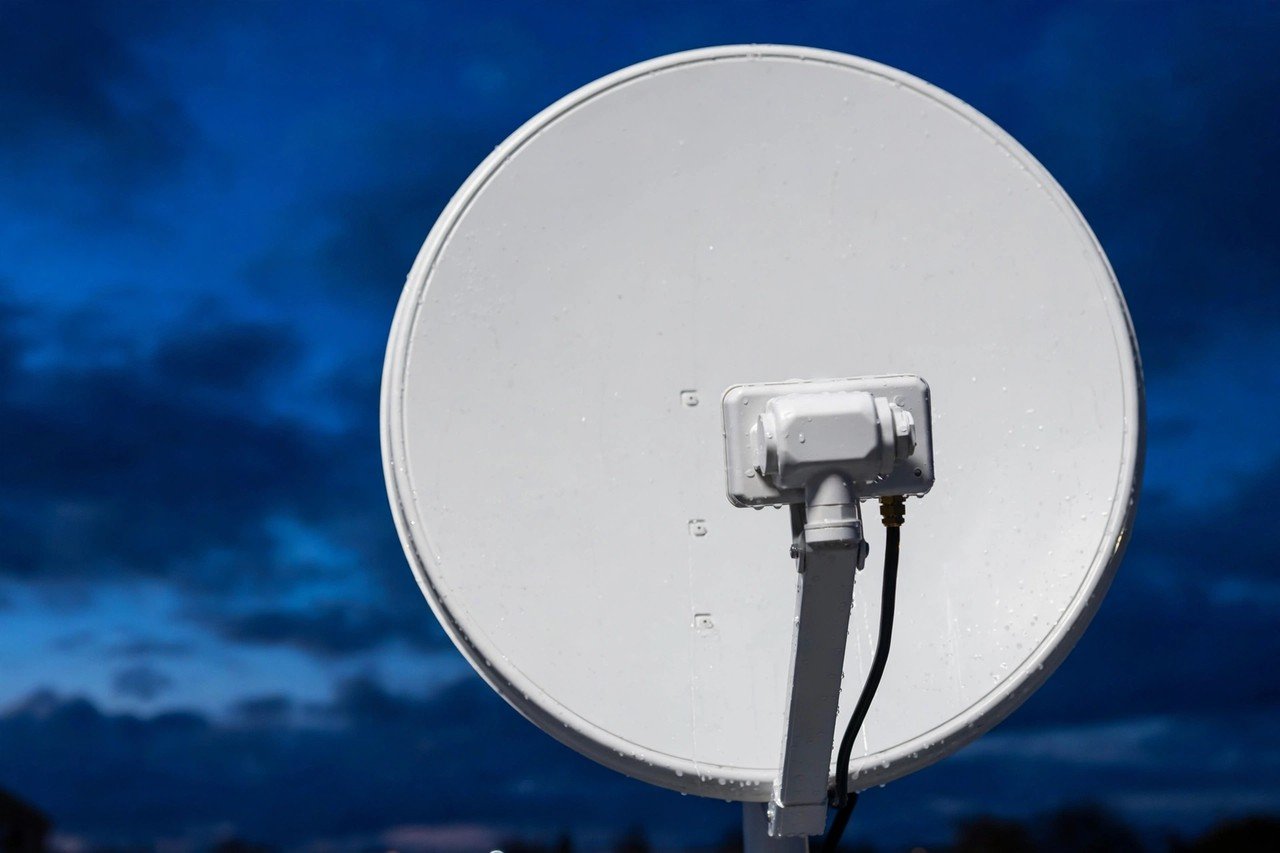 Close-up of a satellite dish — key hardware behind the Starlink India price debate