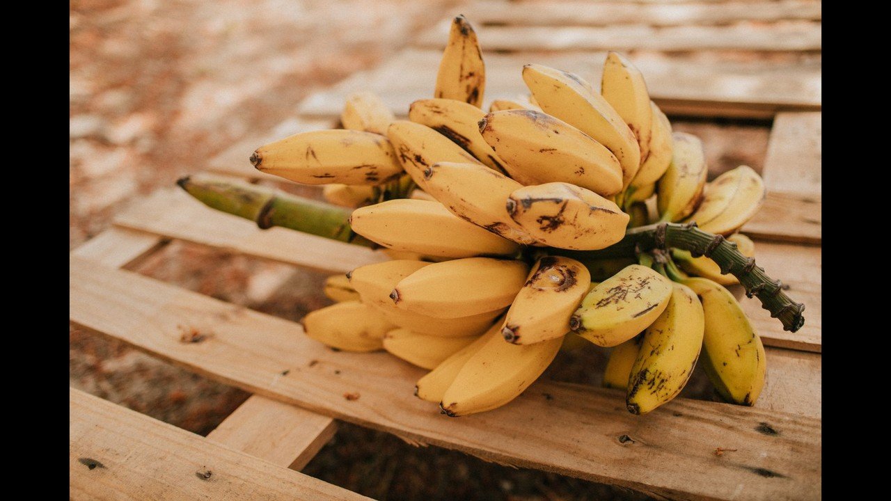Banana bunch stored in a cool ventilated spot to stay fresh longer